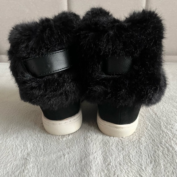 JLO JENNIFER LOPEZ BLACK FAUX SUEDE FAUX FUR CUFF HI-TOP SNEAKERS size 7.5M - Picture 3 of 10